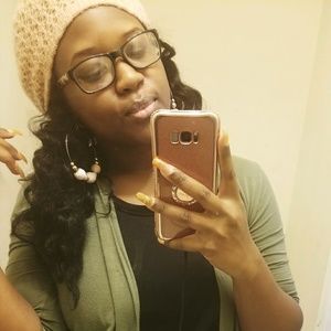 Meet your Posher, Brittney